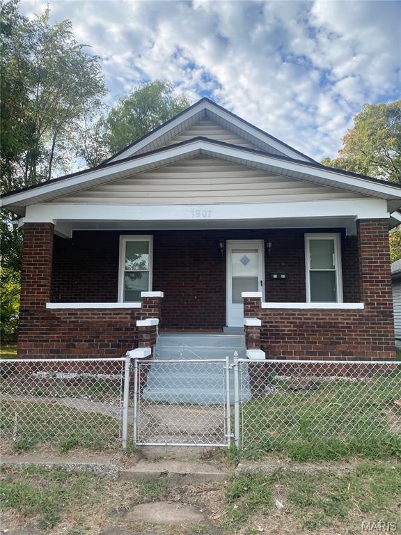 1907 Rhodes Street Madison, IL 62060 - Photo 4 of 26