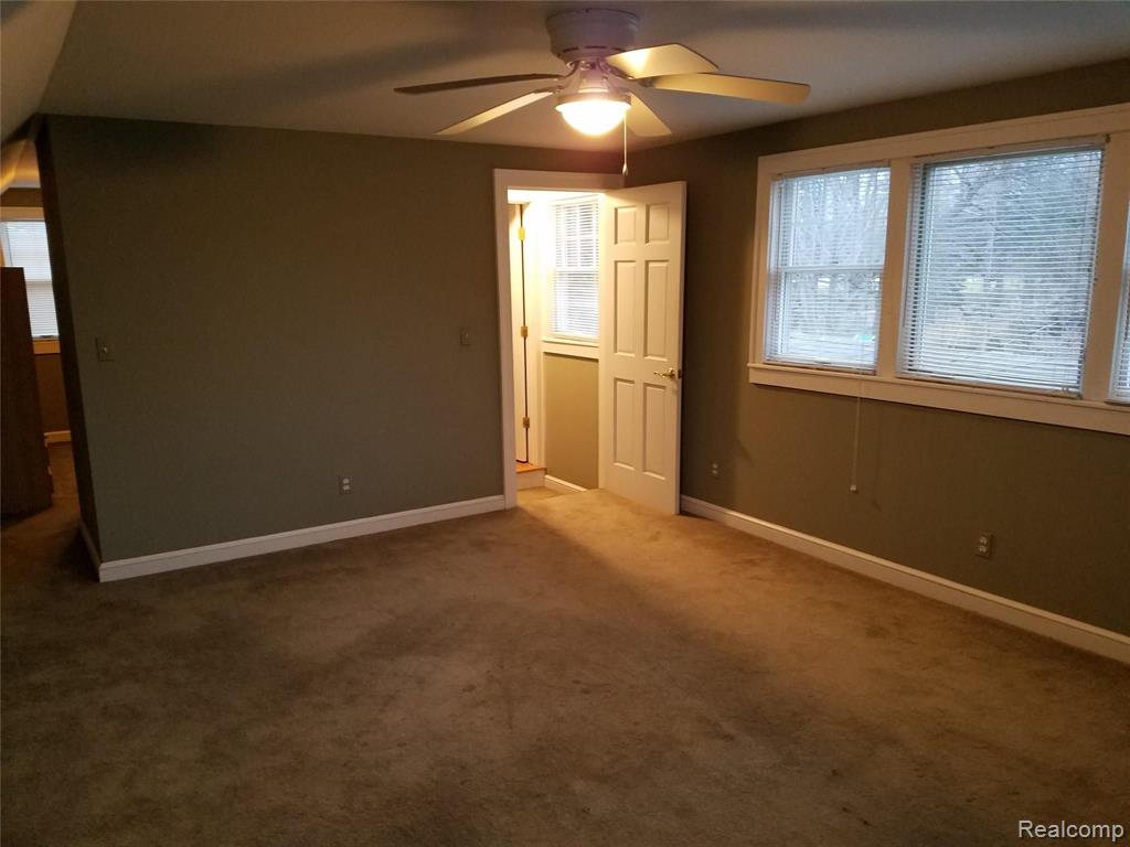 725 Vernier Road Grosse Pointe Woods, MI 48236 - Photo 12 of 25