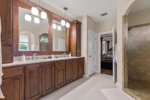 $825,000 | 104 West Vienna Drive, Hutto, TX 78634