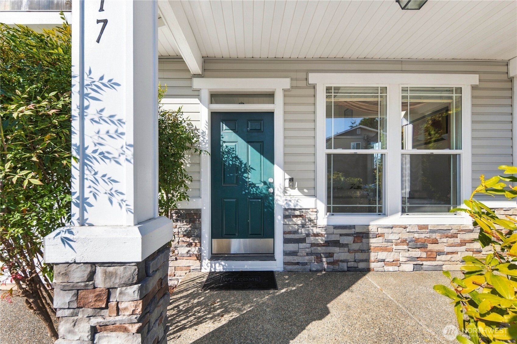417 Hoquiam Place Northeast Renton, WA 98059 - Photo 4 of 31 Gallery Image 4