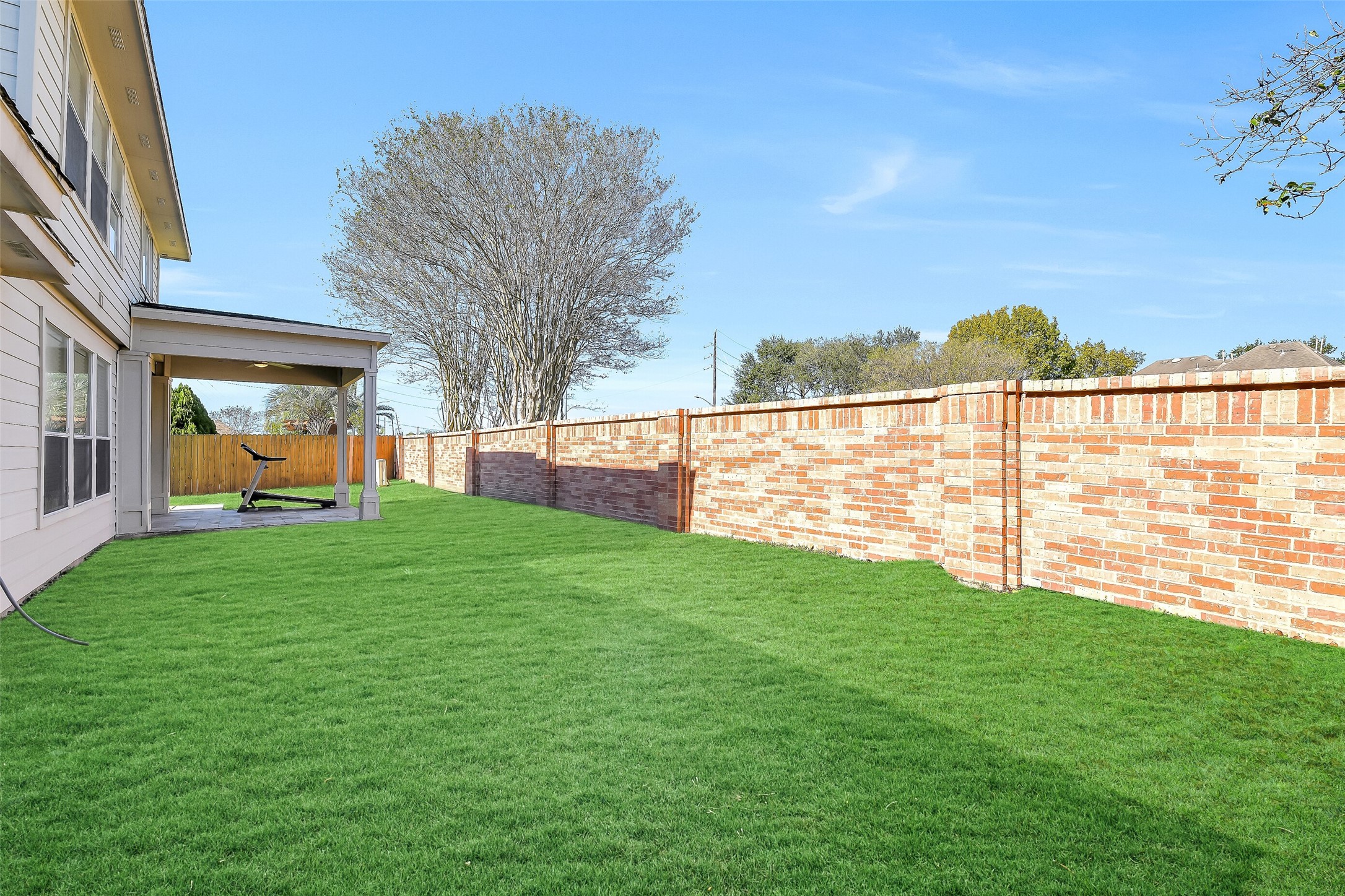 12426 Shadowpoint Drive Houston, TX 77082 - Photo 36 of 42 a view of a backyard with garden