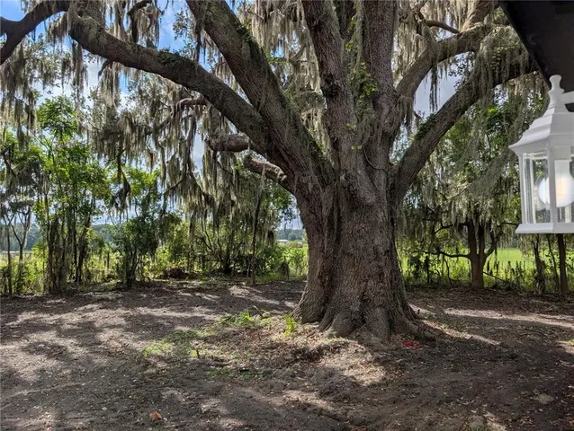 $242,500 | 12022 Southeast Sunset Harbor Road, Weirsdale, FL 32195