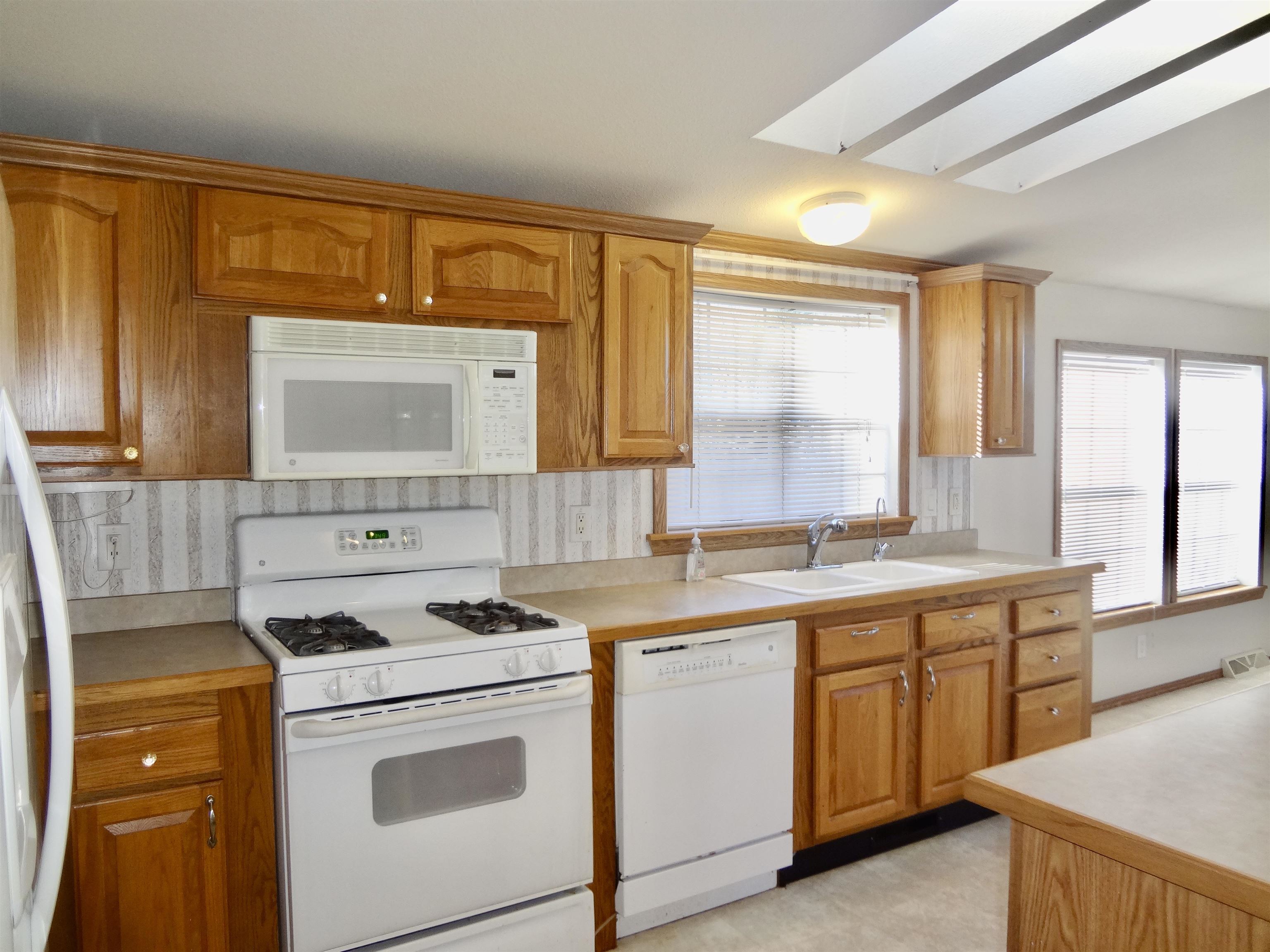 303 Old Lake Shore Road, Unit F2 Gilford, NH 03249 - Photo 6 of 37 Gallery Image 6