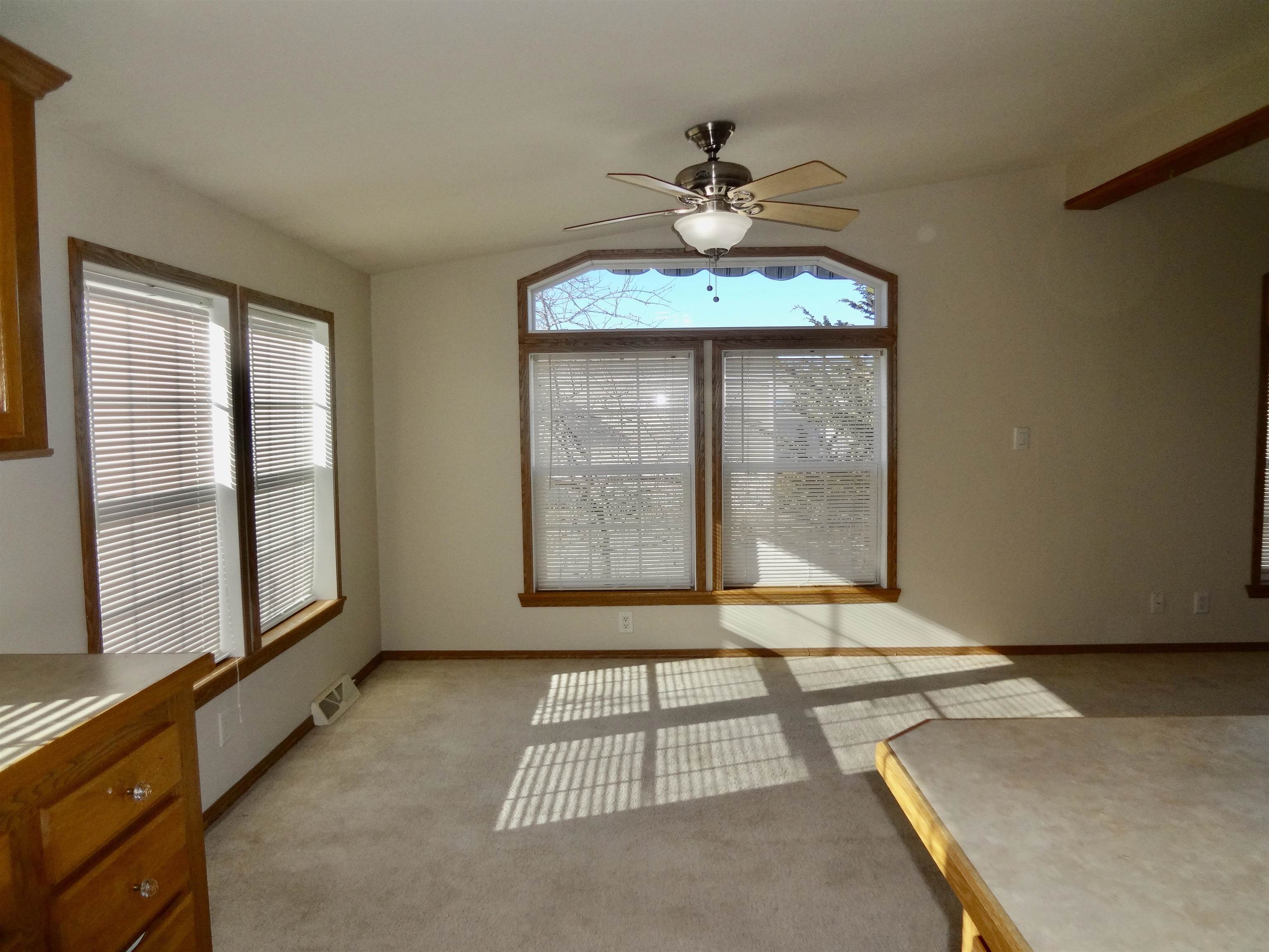 303 Old Lake Shore Road, Unit F2 Gilford, NH 03249 - Photo 8 of 37 Gallery Image 8