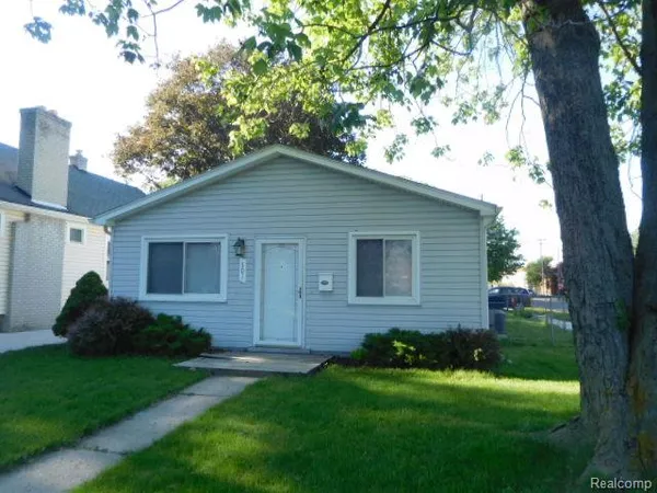 $1,800 | 501 East Breckenridge Street, Ferndale, MI 48220