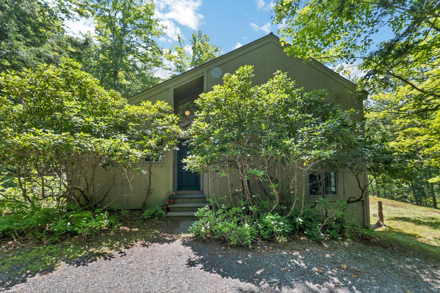 1383 King Hill Road New London, NH 03257 - Photo 4 of 35