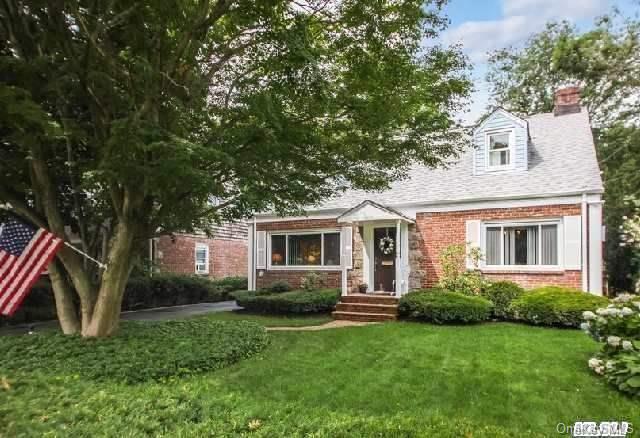 40 Middle Neck Road Port Washington, NY 11050 - Photo 1 of 1