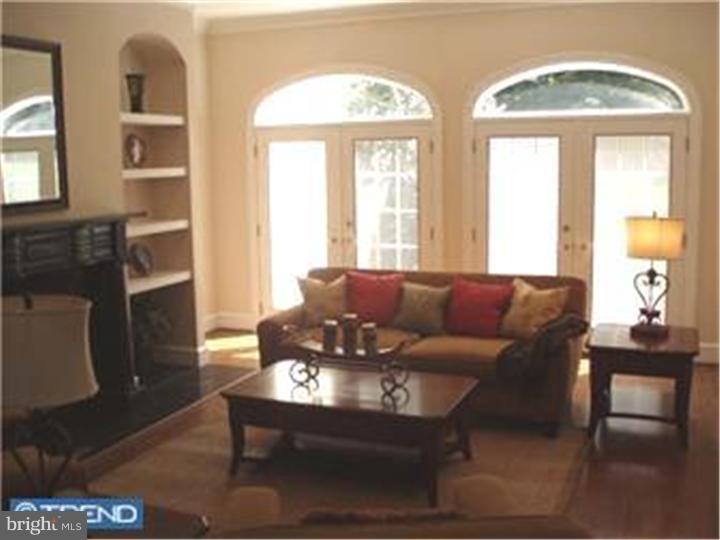 915 Exeter Crest Villanova, PA 19085 - Photo 2 of 11