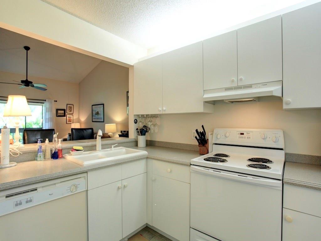 9641 Riverside Drive, Unit 3 Sebastian, FL 32958 - Photo 9 of 32