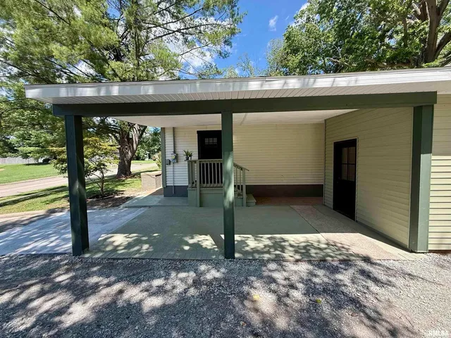 $229,000 | 507 West Grand Avenue, Carterville, IL 62918