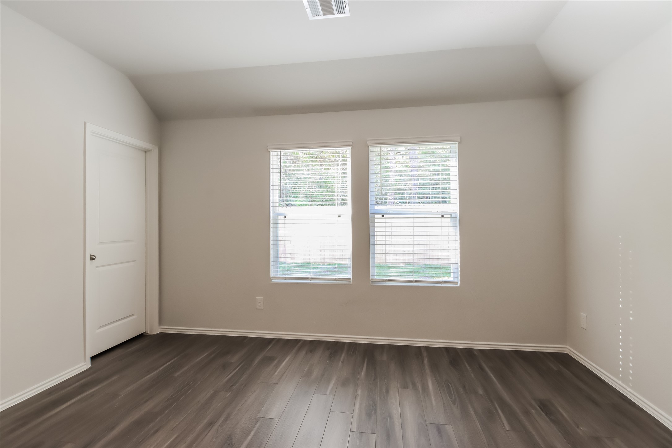 22207 Red Knot Run Splendora, TX 77372 - Photo 10 of 15 Photos may be representative of the floor plan and not the exact home. Finishes, layout, and features of the actual property for lease may vary.