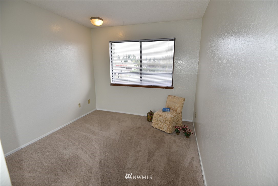 1175 Harrington Place Northeast, Unit 301 Renton, WA 98056 - Photo 12 of 12 Gallery Image 12