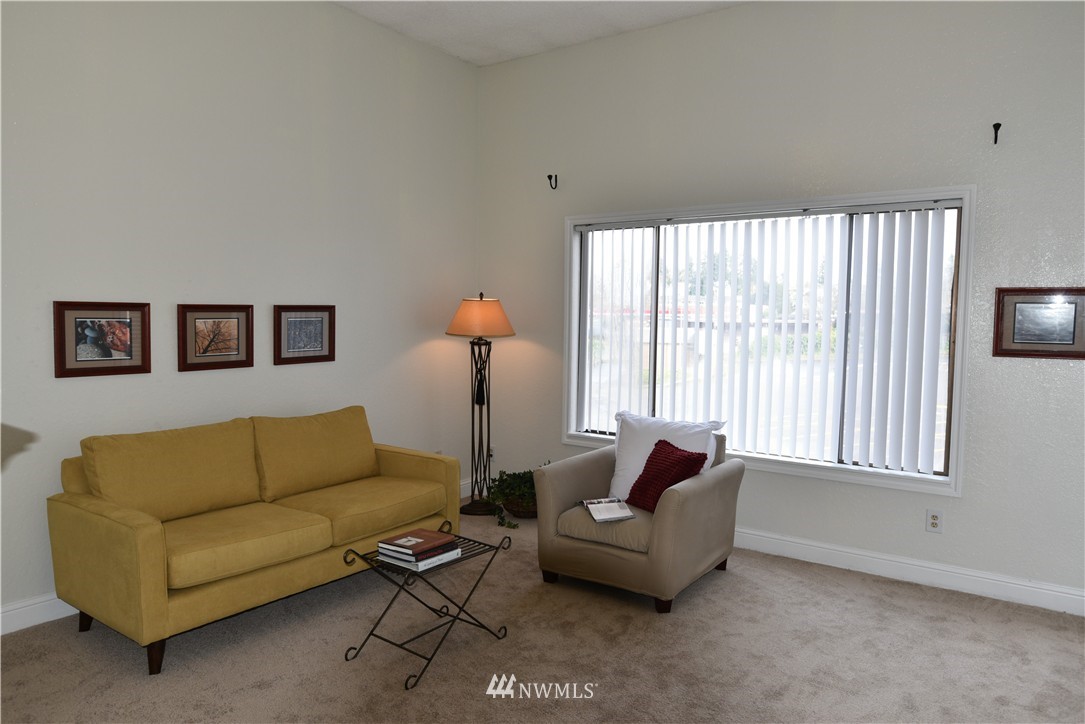 1175 Harrington Place Northeast, Unit 301 Renton, WA 98056 - Photo 3 of 12 Gallery Image 3