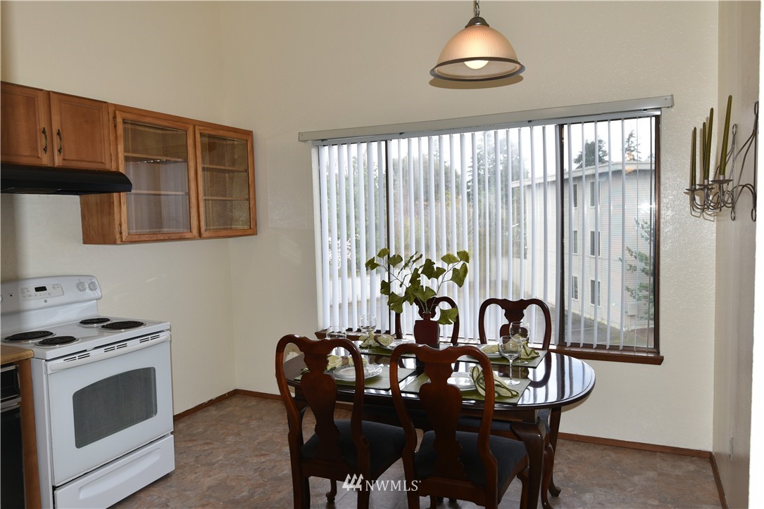 1175 Harrington Place Northeast, Unit 301 Renton, WA 98056 - Photo 6 of 12 Gallery Image 6