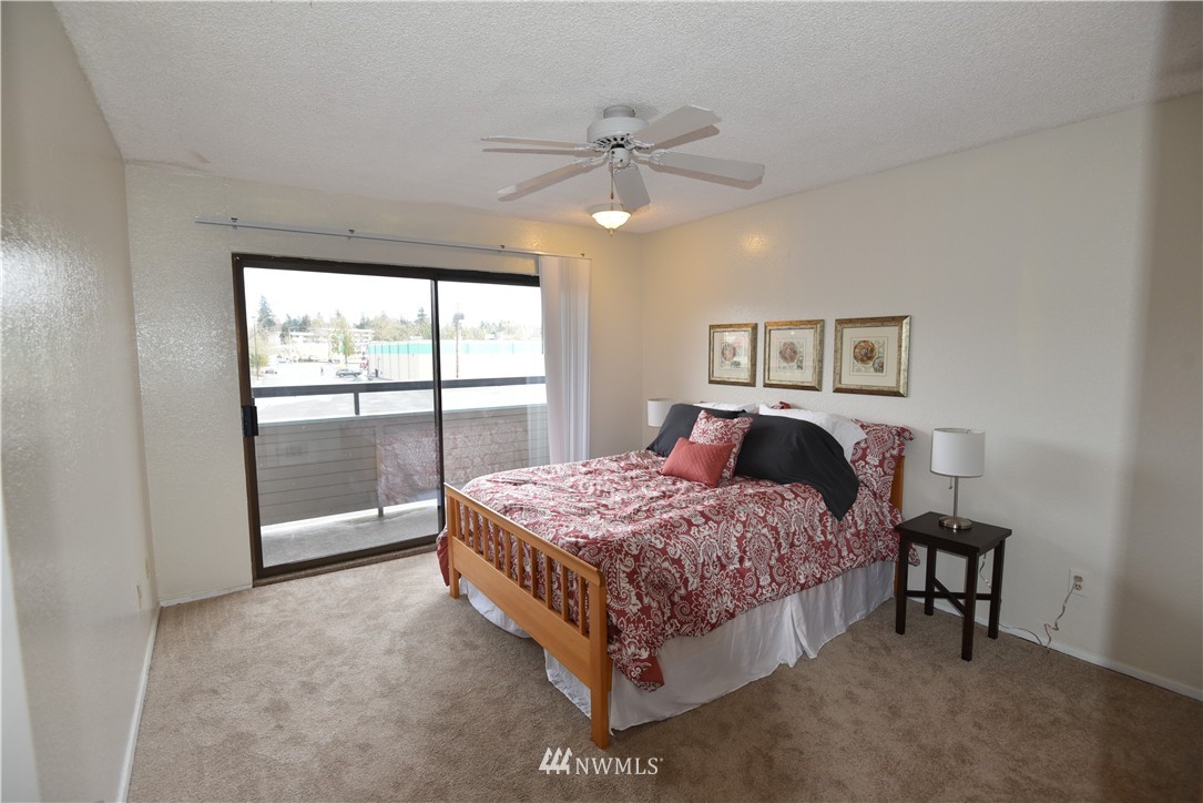 1175 Harrington Place Northeast, Unit 301 Renton, WA 98056 - Photo 9 of 12 Gallery Image 9