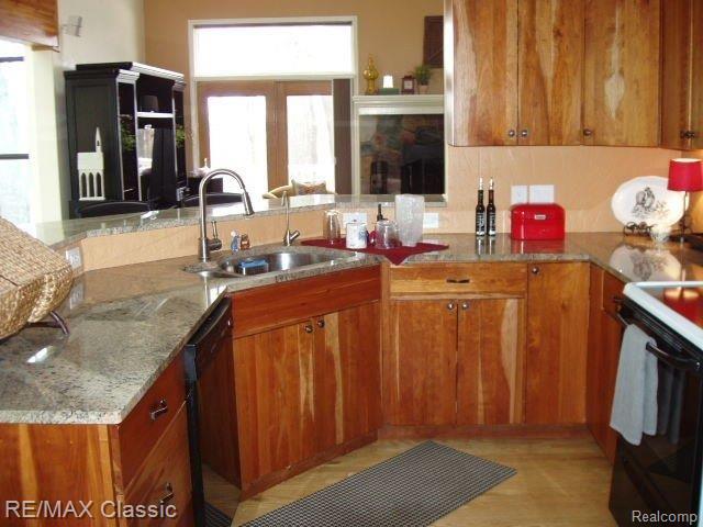 12846 Hibner Road Hartland, MI 48353 - Photo 16 of 22 KITCHEN