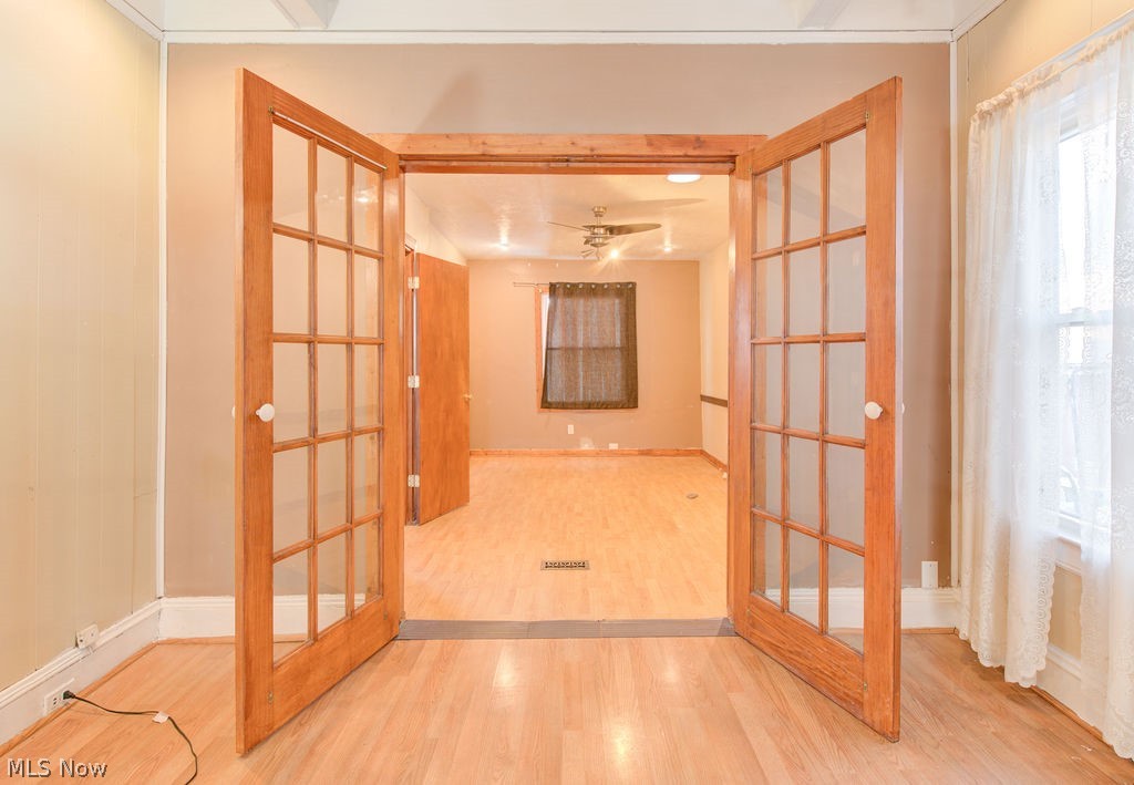 908 Herrick Road Cleveland, OH 44108 - Photo 10 of 32 Gallery Image 10
