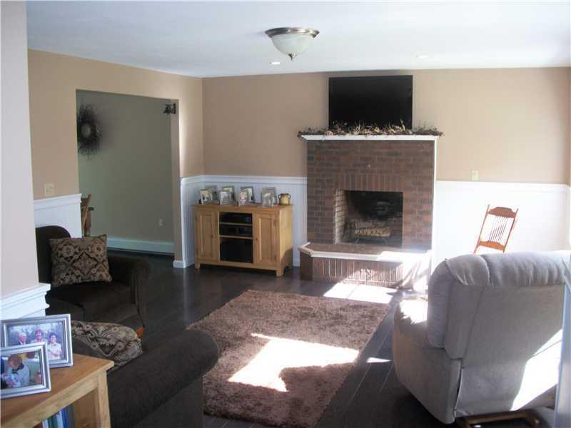 249 Bond Road Corinna, ME 04928 - Photo 6 of 24 Living Room.