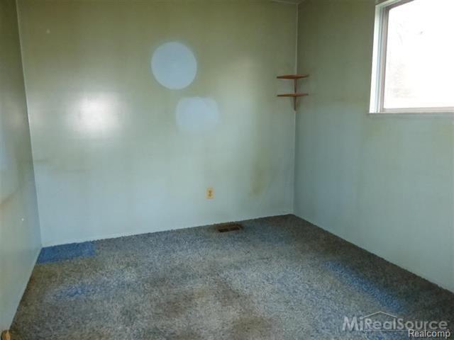 298 Ewell Street Romeo, MI 48065 - Photo 10 of 14 11.jpg