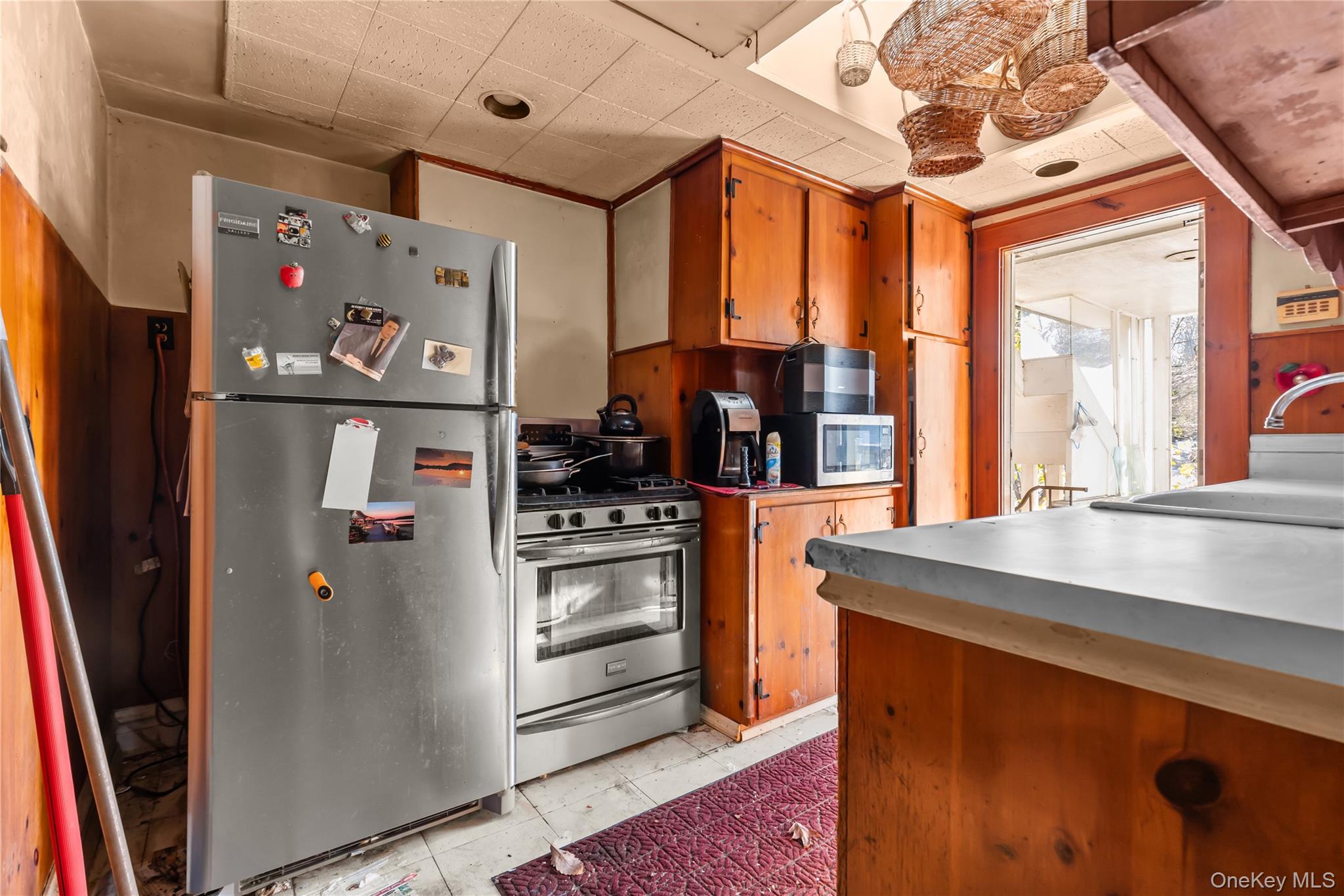 32 Hillside Road Stony Brook, NY 11790 - Photo 9 of 27