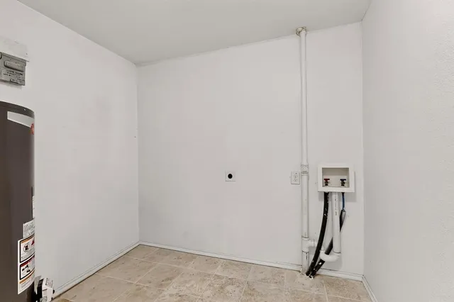 $1,575 | 5645 Santa Fe Avenue, Dallas, TX 75214