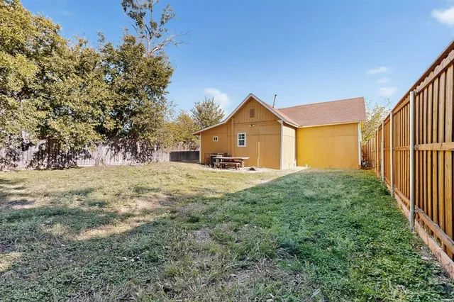 $1,575 | 5645 Santa Fe Avenue, Dallas, TX 75214