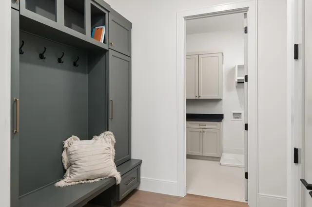 $3,200,000 | 706 Brook Hollow Road, Nashville, TN 37205