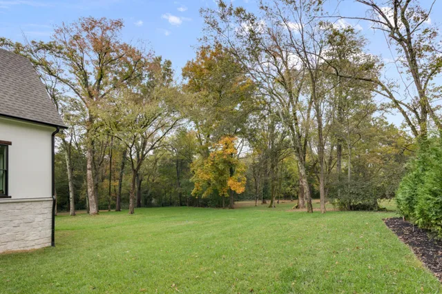 $3,200,000 | 706 Brook Hollow Road, Nashville, TN 37205