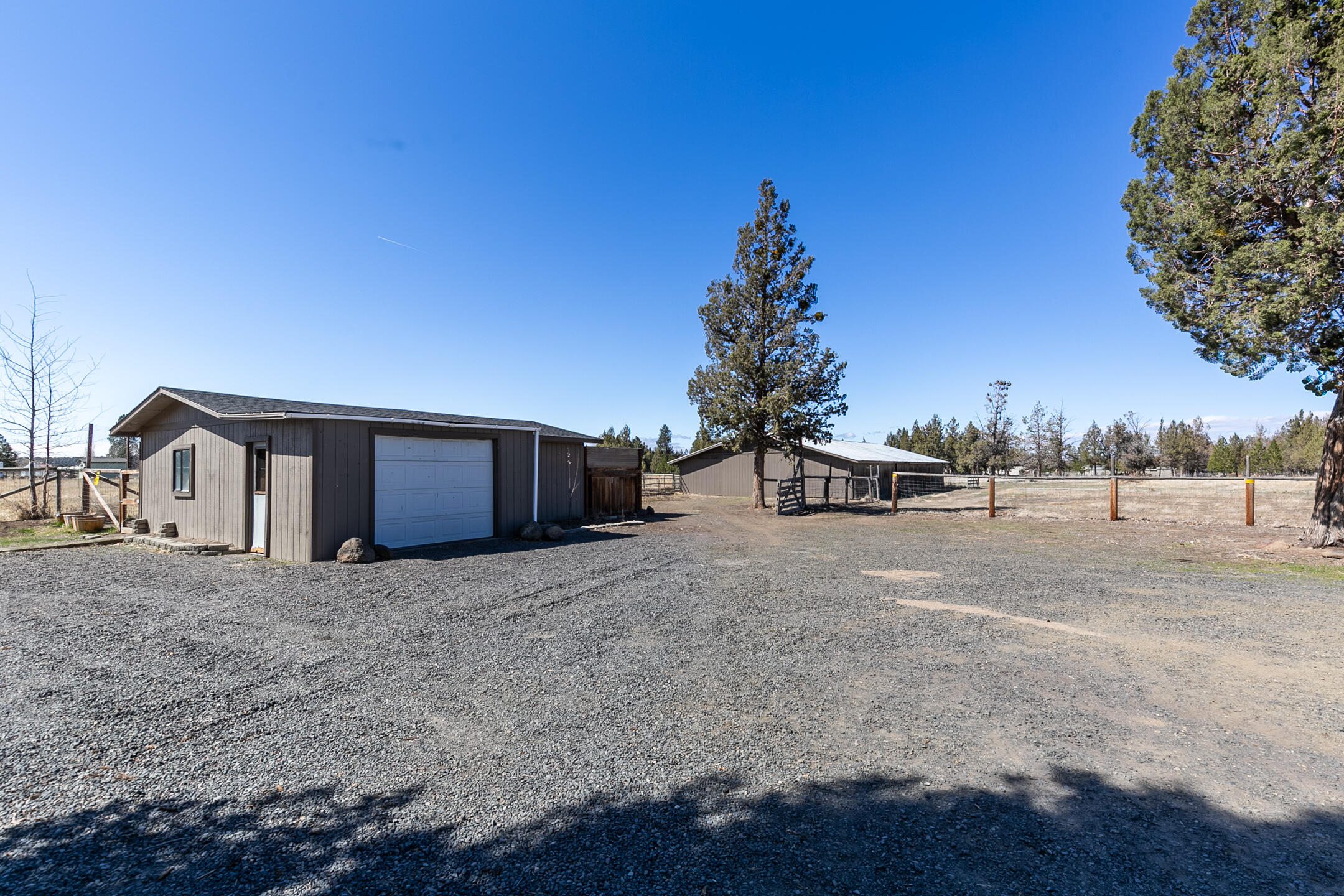 19876 Connarn Road Bend, OR 97703 - Photo 3 of 34 2021_04_08_19876_connarn-5