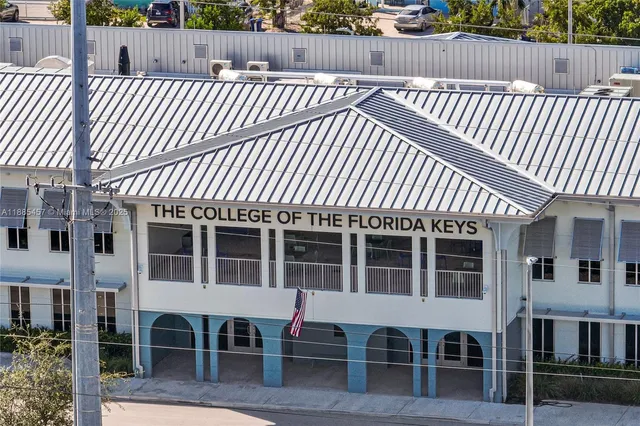 $3,400 | 945 Plantation Road, Unit 945, Key Largo, FL 33037