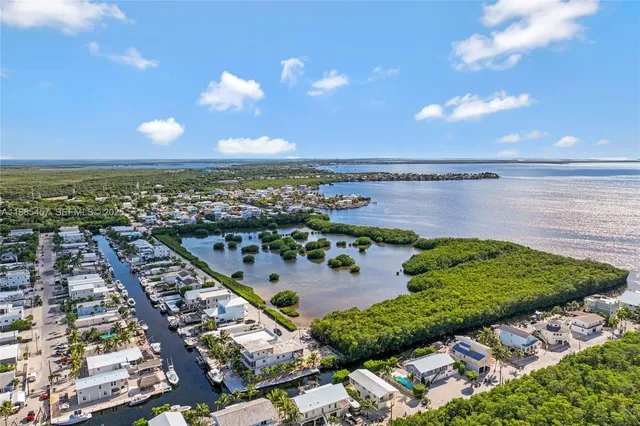 $3,400 | 945 Plantation Road, Unit 945, Key Largo, FL 33037