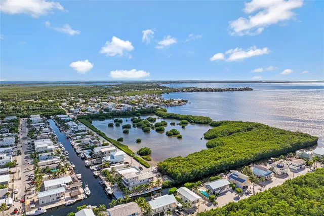 $3,400 | 945 Plantation Road, Unit 945, Key Largo, FL 33037