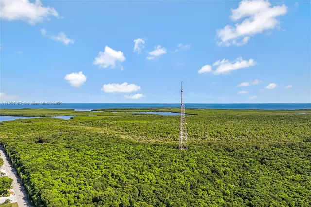 $3,400 | 945 Plantation Road, Unit 945, Key Largo, FL 33037