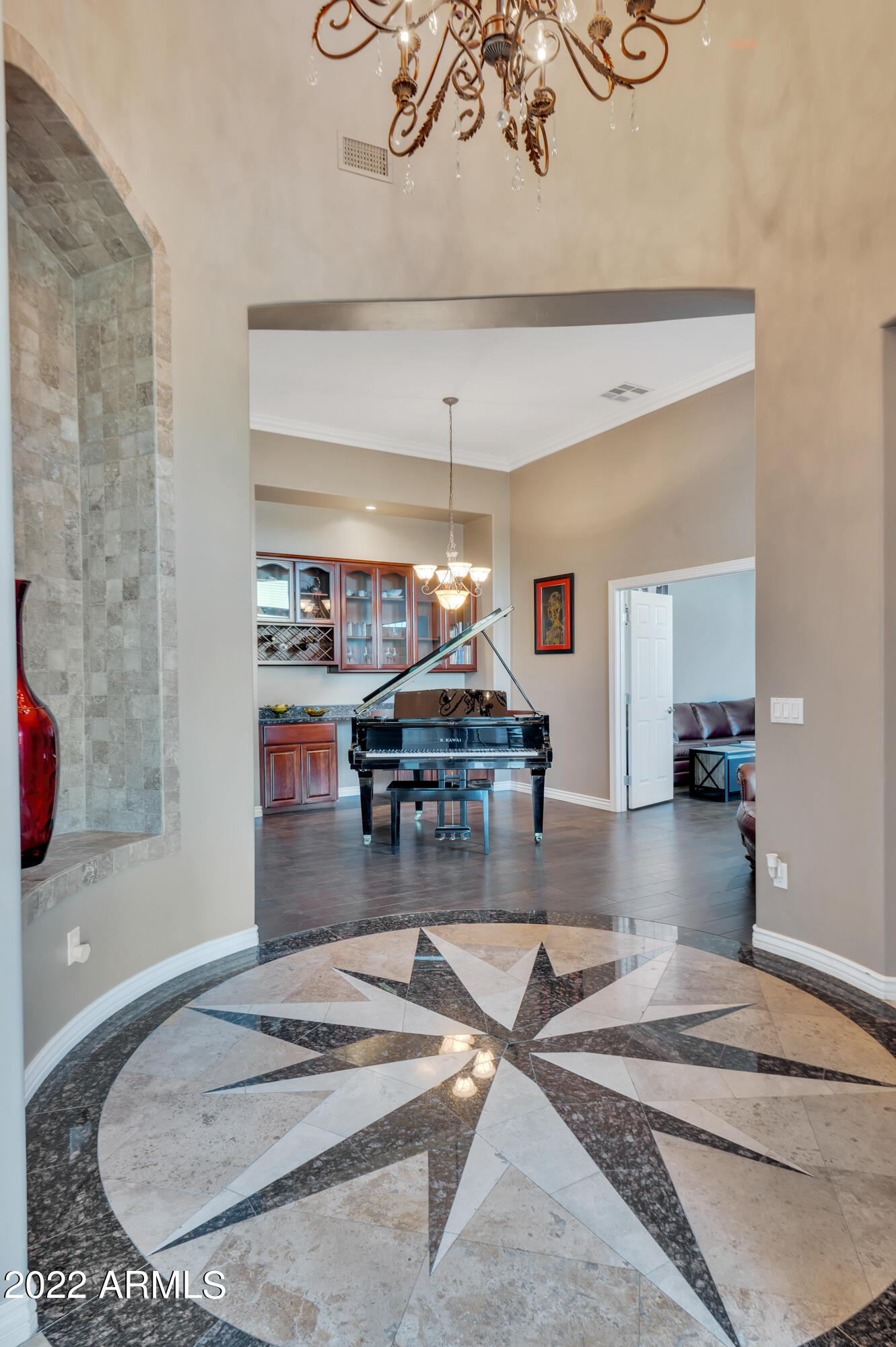1725 West Pearce Road Phoenix, AZ 85041 - Photo 22 of 33 Bautiful Rotunda Entry Foyer