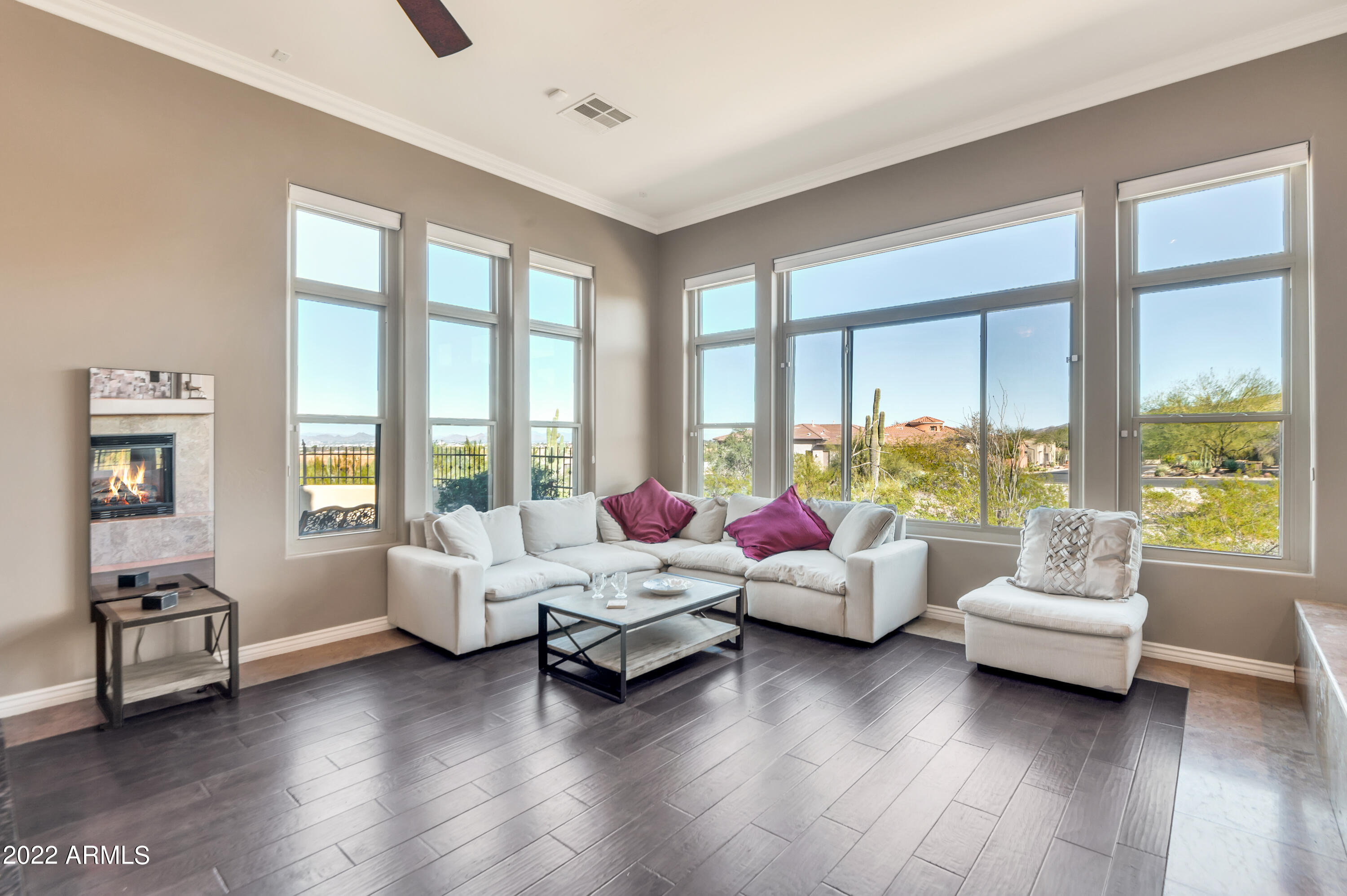 1725 West Pearce Road Phoenix, AZ 85041 - Photo 4 of 33 Family Room
