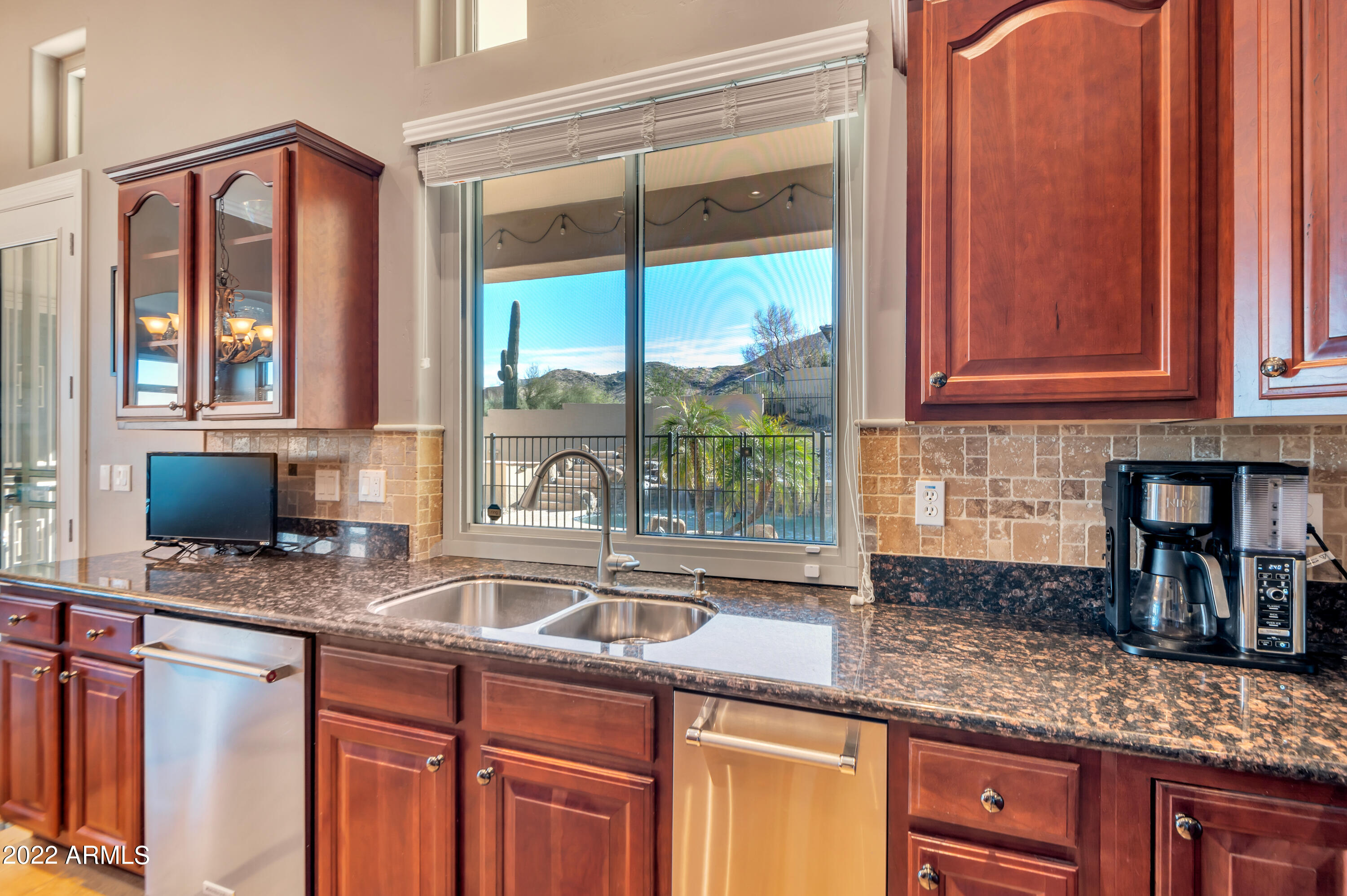 1725 West Pearce Road Phoenix, AZ 85041 - Photo 6 of 33 Kitchen Window Views