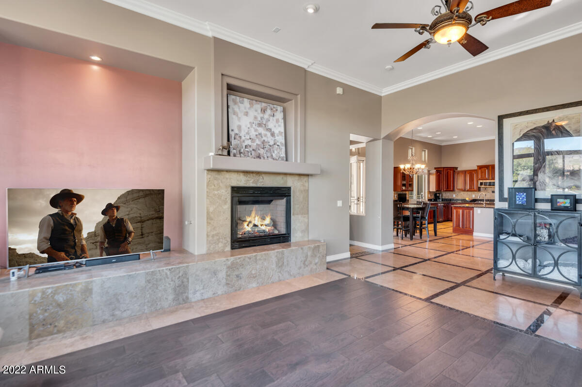 1725 West Pearce Road Phoenix, AZ 85041 - Photo 10 of 33 Family Room