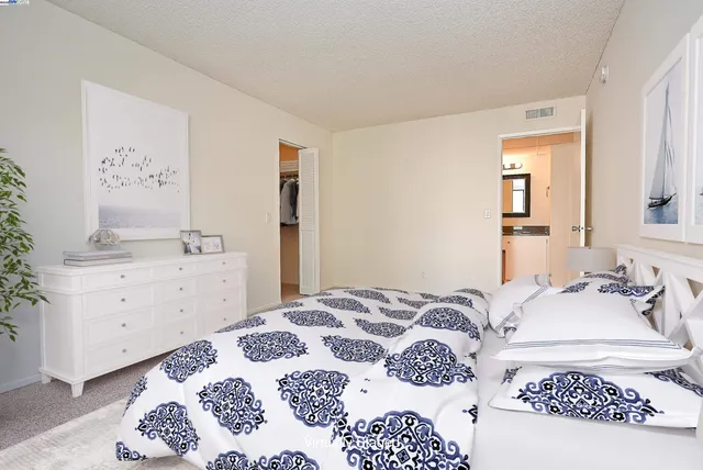 $270,000 | 320 North Civic Drive, Unit 307, Walnut Creek, CA 94596