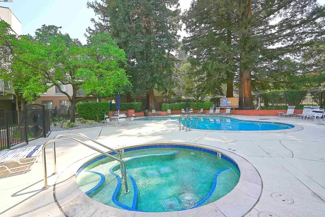 $270,000 | 320 North Civic Drive, Unit 307, Walnut Creek, CA 94596
