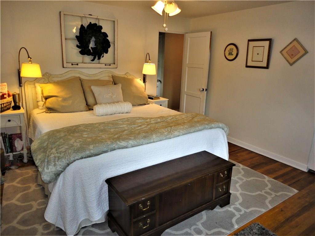 1710 Greentree Road Pittsburgh, PA 15220 - Photo 15 of 23 Gallery Image 15