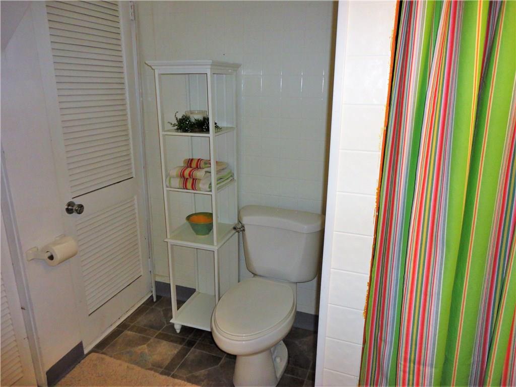 1710 Greentree Road Pittsburgh, PA 15220 - Photo 20 of 23 Gallery Image 20