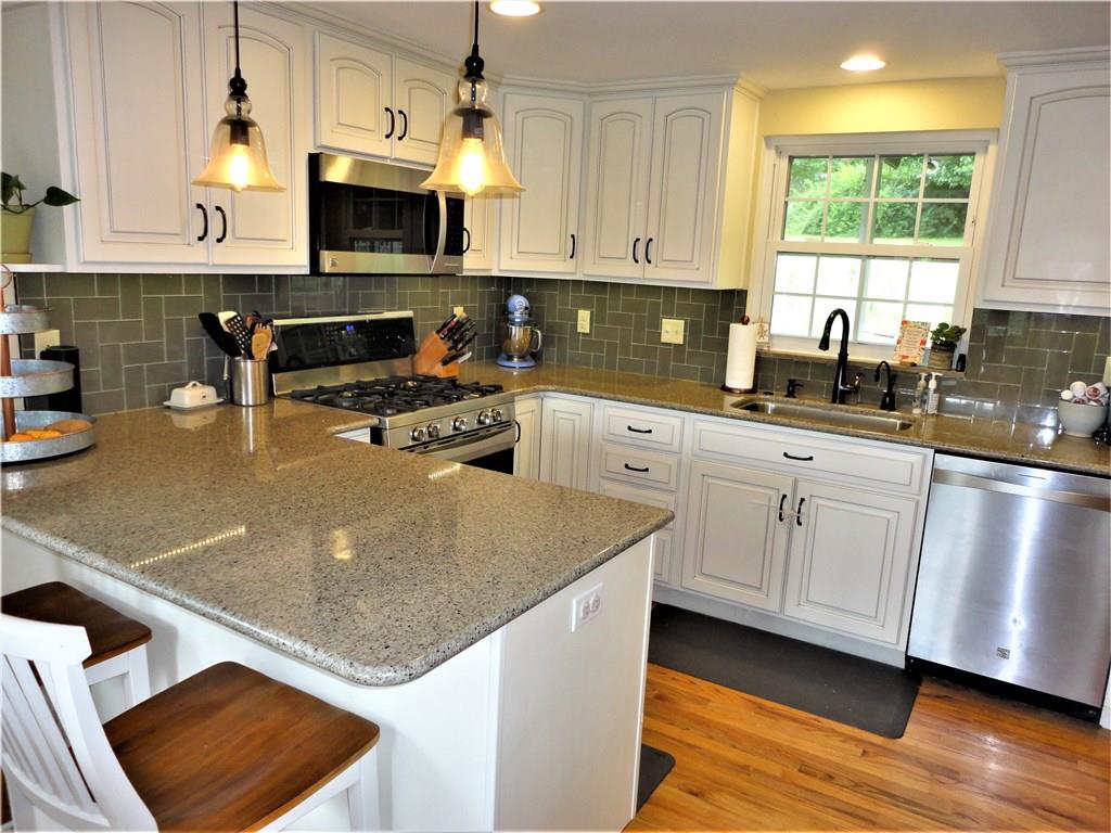 1710 Greentree Road Pittsburgh, PA 15220 - Photo 4 of 23 Gallery Image 4