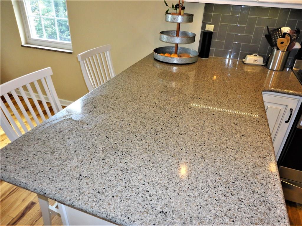 1710 Greentree Road Pittsburgh, PA 15220 - Photo 8 of 23 Gallery Image 8