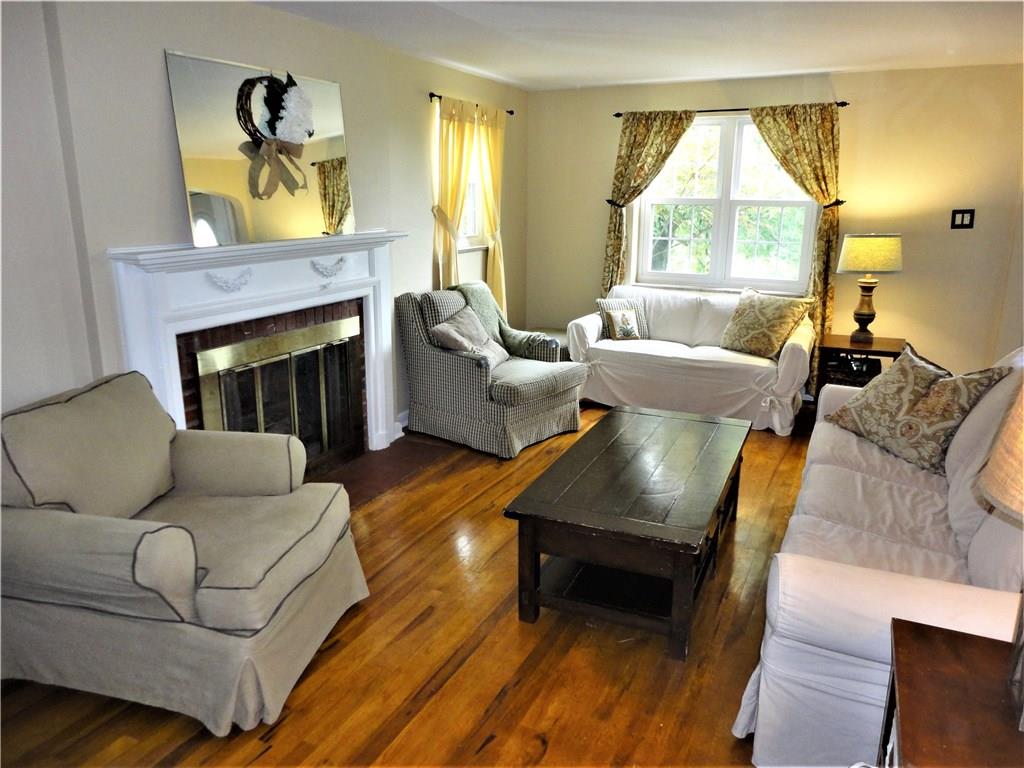 1710 Greentree Road Pittsburgh, PA 15220 - Photo 9 of 23 Gallery Image 9