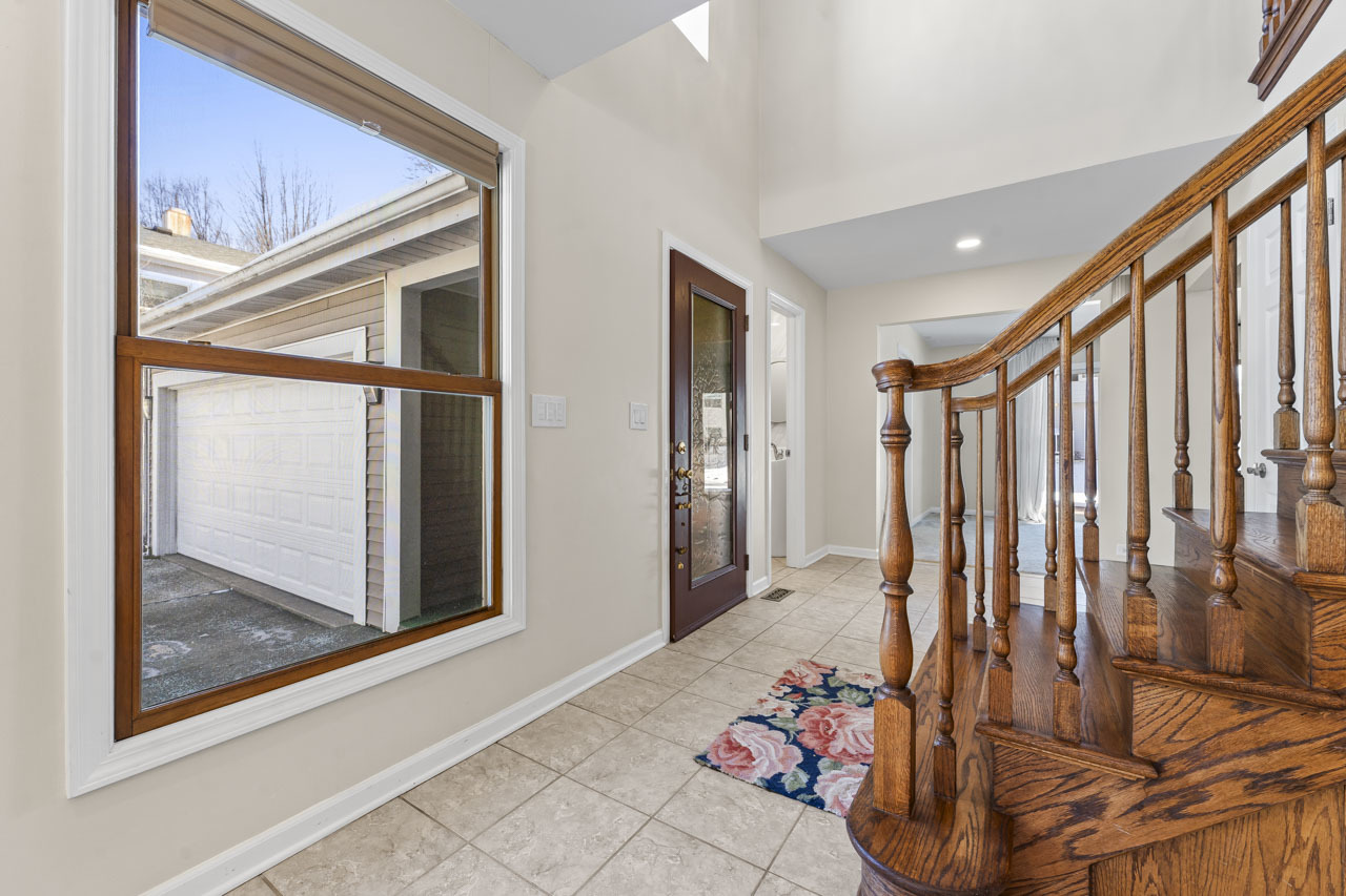 9 Edgewood Road Vernon Hills, IL 60061 - Photo 2 of 47