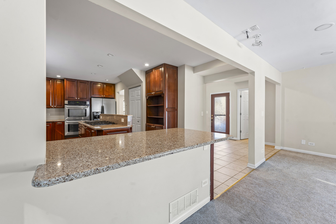 9 Edgewood Road Vernon Hills, IL 60061 - Photo 10 of 47