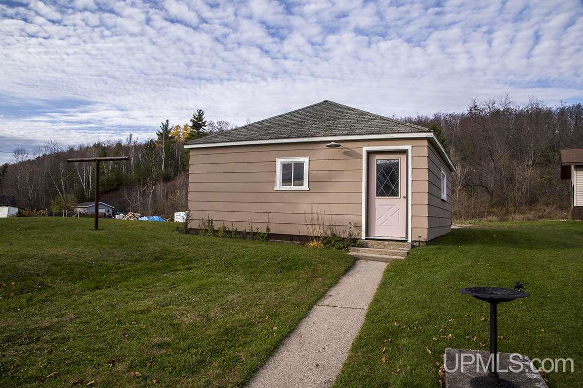 W4664 Main Street Vulcan, MI 49892 - Photo 5 of 12