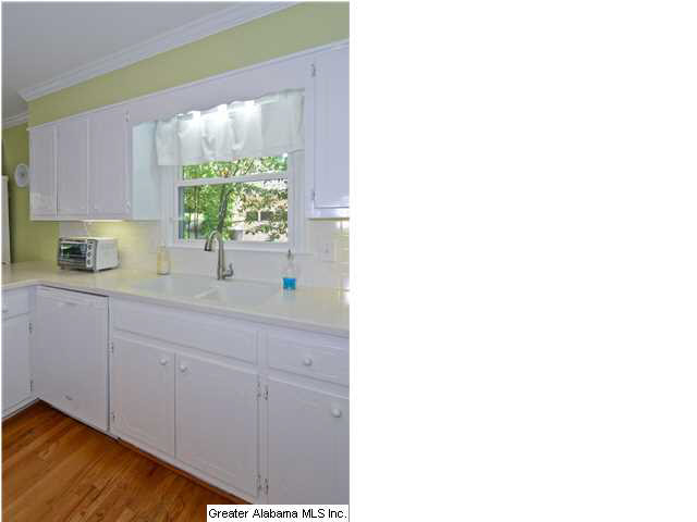 3570 Mill Springs Road Birmingham, AL 35223 - Photo 9 of 32