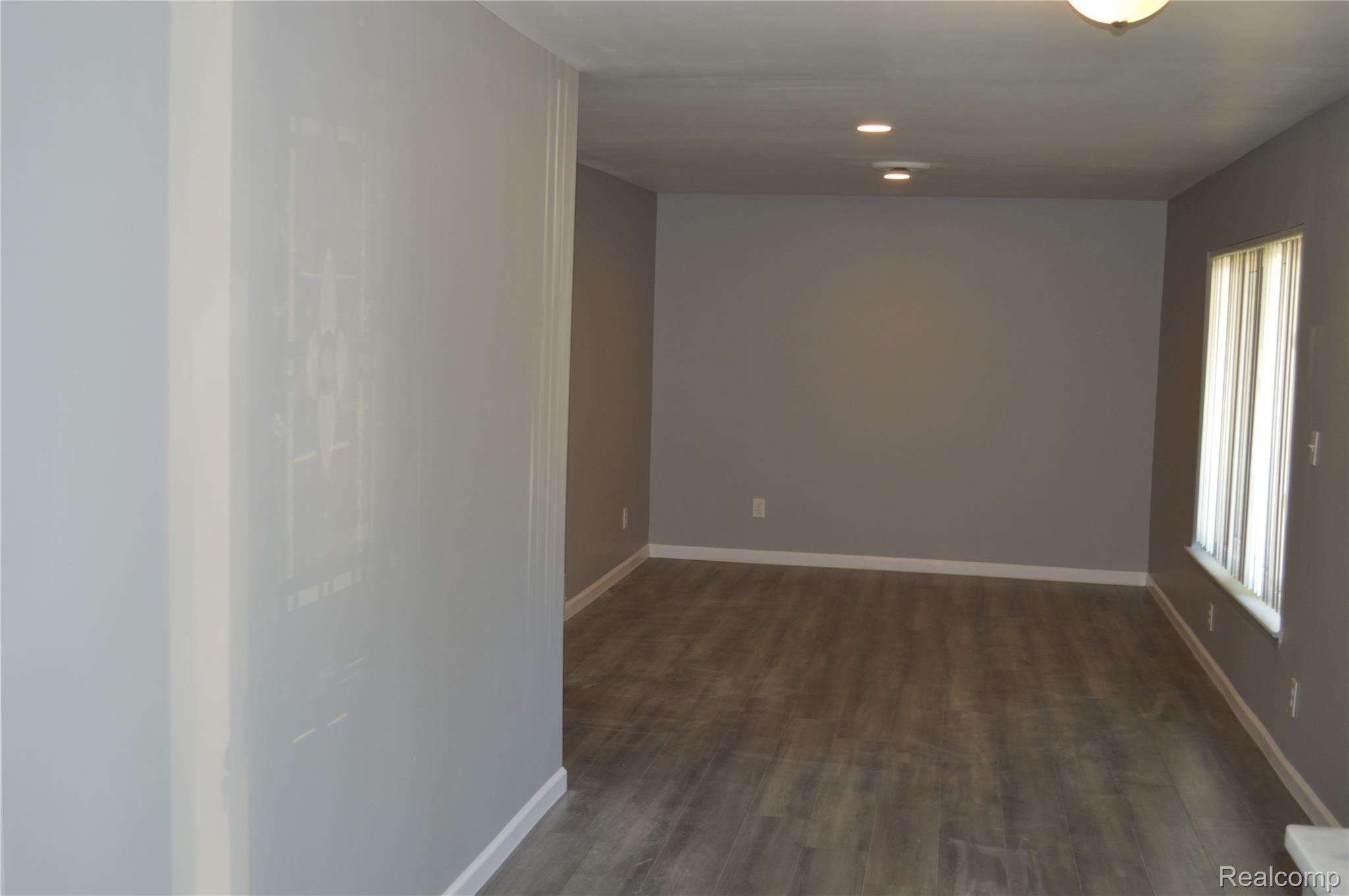 308 North Rochester Road North, Unit 14 Clawson, MI 48017 - Photo 5 of 14 DSC_1317.JPG