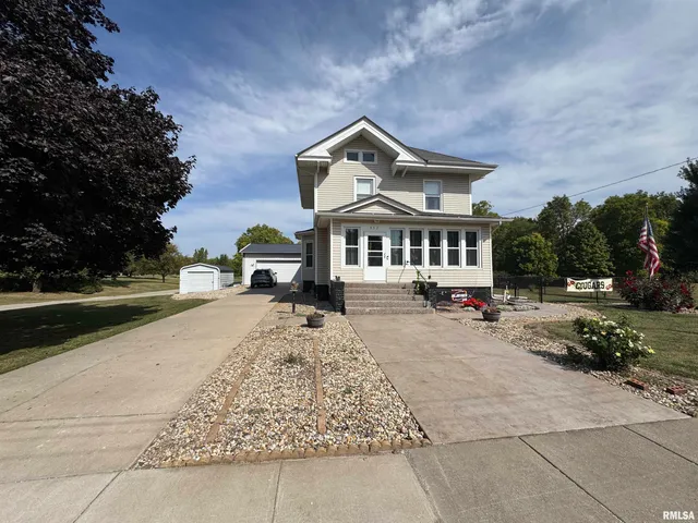 $255,000 | 337 West Chestnut Street, Oneida, IL 61467